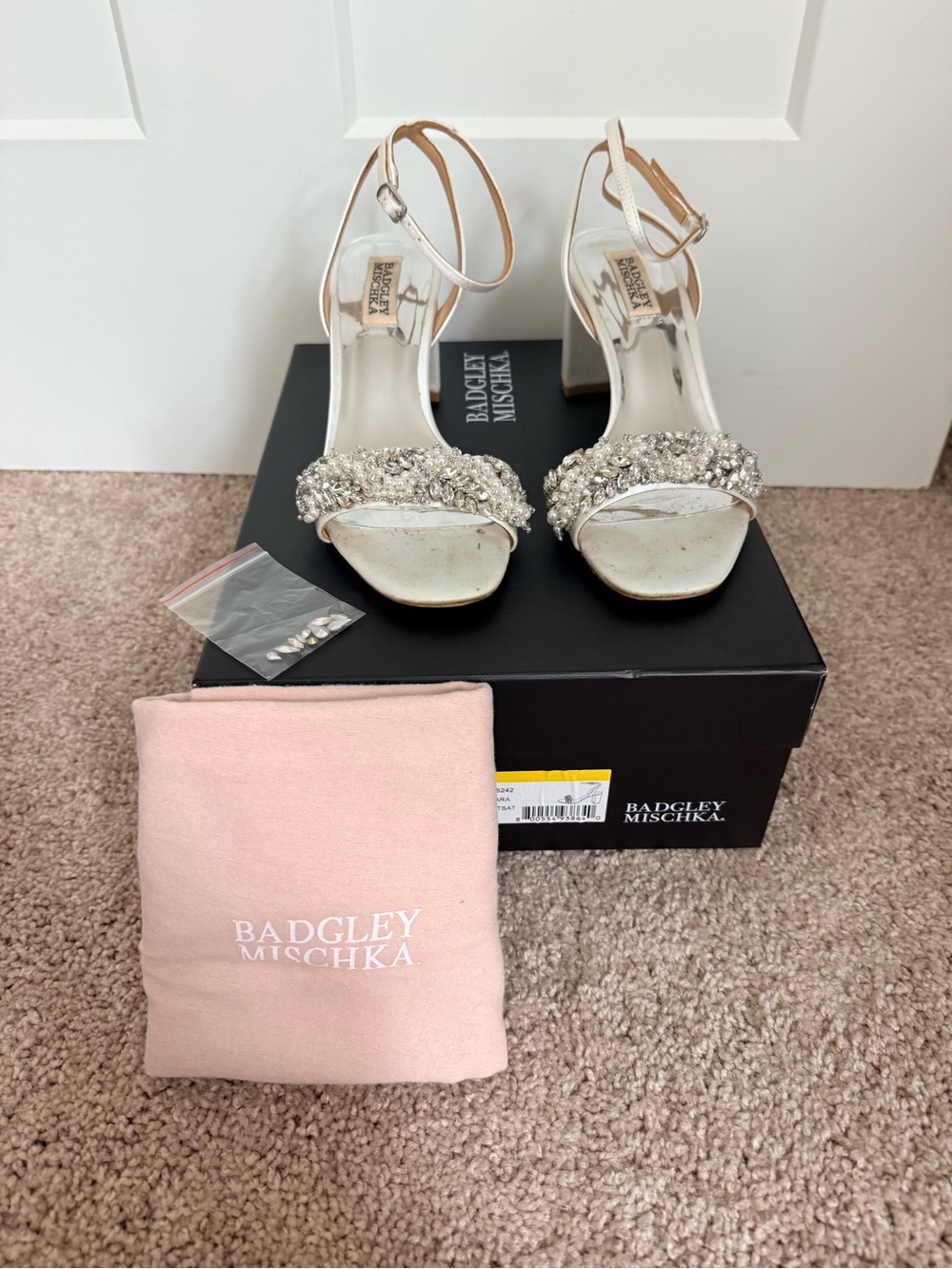 EUC Badgley Mischa Clara Satin Heels 7.5 - Picture 6 of 10